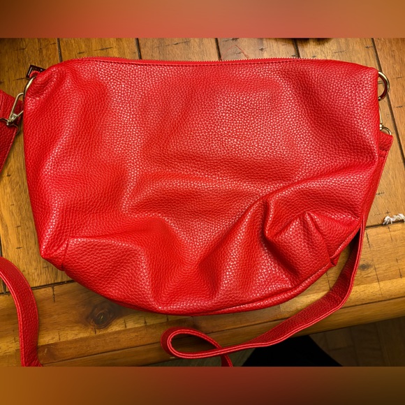 BCBG Red Bag set of 3! Tote, Purse and Wallet! - Picture 5 of 14